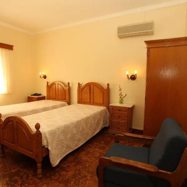 隆巴夫人旅馆，位于Vila Nova de Tazem的酒店
