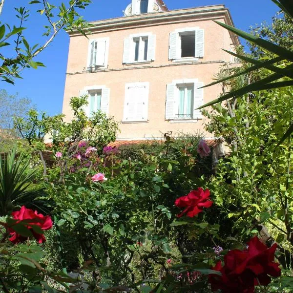 Hôtel Les Palmiers，位于圣特罗佩的酒店