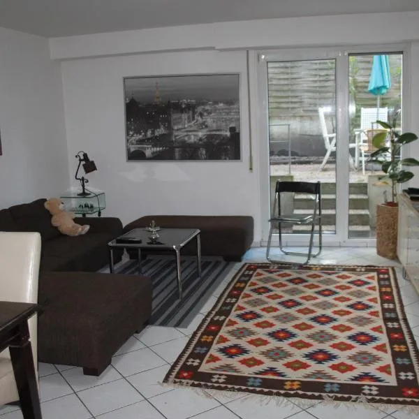 2 Zimmer Wohnung Wuppertal mit Terrasse，位于伍珀塔尔的酒店