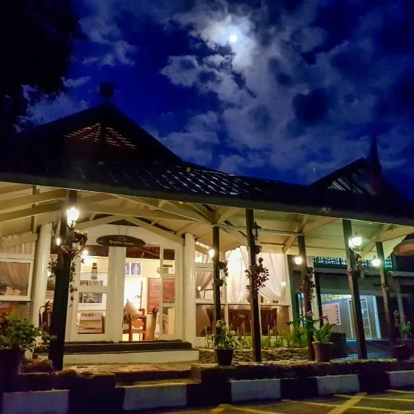 Sutera Sanctuary Lodges At Poring Hot Springs，位于Kampong Manggis的酒店