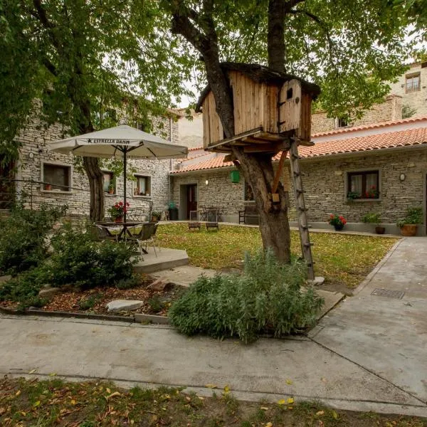 伊安瓜斯樱花乡村旅馆，位于Arévalo de la Sierra的酒店