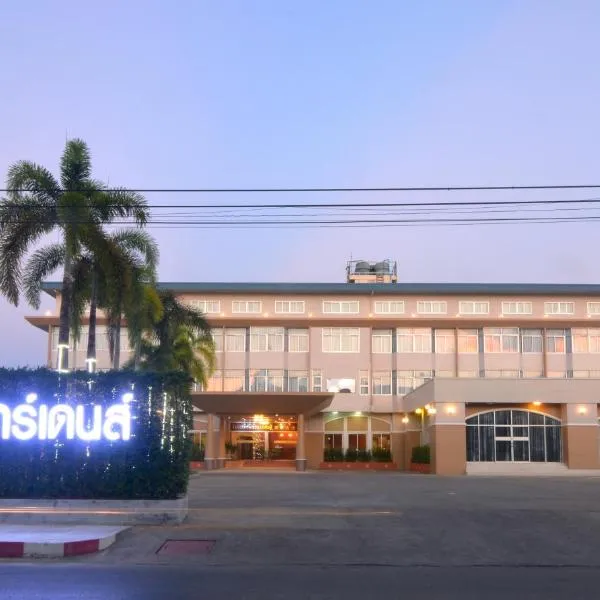 春蓬花园酒店，位于Ban Na Noi的酒店
