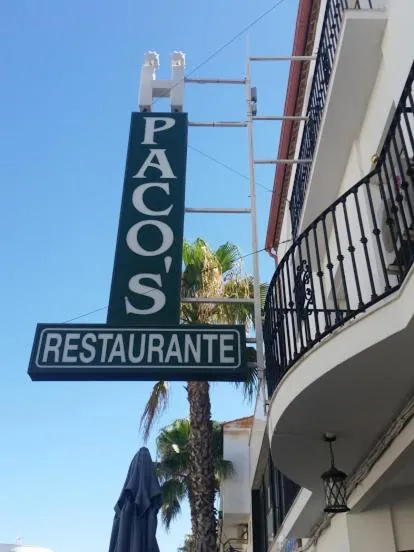 Hostal Restaurante Pacos，位于Fuenlabrada de los Montes的酒店