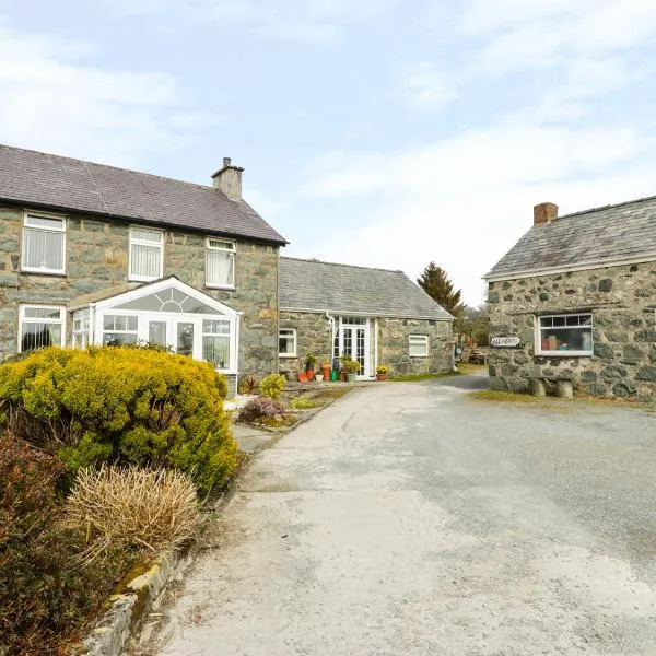 Bwthyn Ael Y Bryn，位于Dolbenmaen的酒店