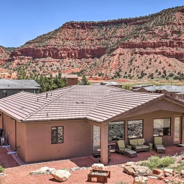 Kanabin Near Zion NP Luxe Home with Fire Pit!，位于Kanab的酒店