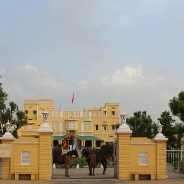 Roop Niwas Kothi, Near Mandawa，位于Lachhmangarh Sīkar的酒店