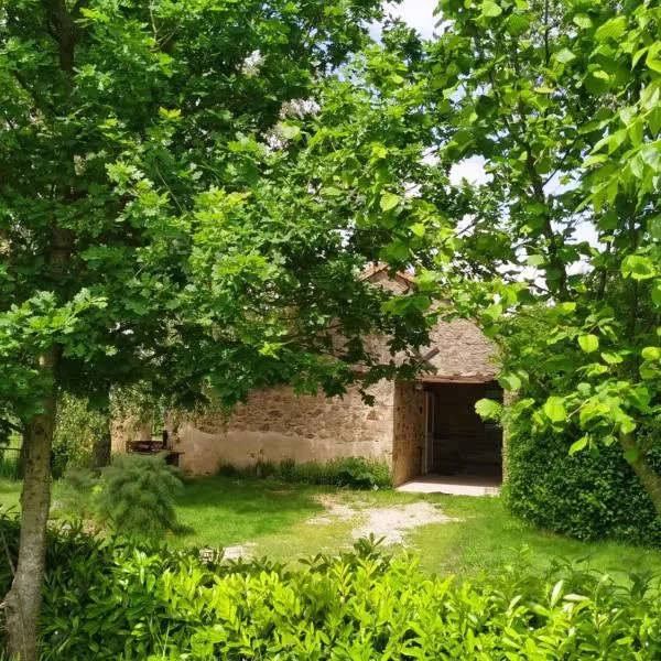 Gîte de La Brenelière，位于Nueil-les-Aubiers的酒店