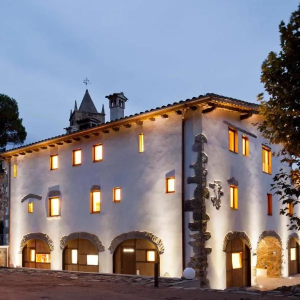 拉莱克托瑞尔德圣迈克尔德皮内达住宿加早餐旅馆，位于Sant Aniol de Finestras的酒店