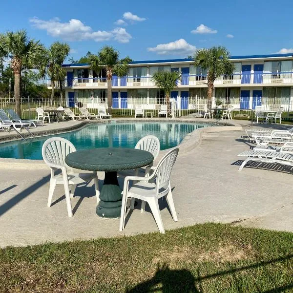 Motel 6 Marianna, FL，位于玛丽安娜的酒店
