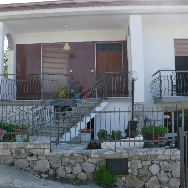 guesthouseminturnoit Lucia Sparagna，位于明图尔诺的酒店