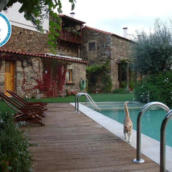 巴洛奥尔卡萨尔旅游度假村，位于Pinhal do Douro的酒店