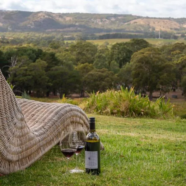 WayWood Wines Your Vineyard Getaway，位于Kangarilla的酒店