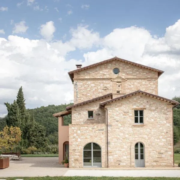 Agriturismo Colle Casini Cortesi，位于Caldarola的酒店