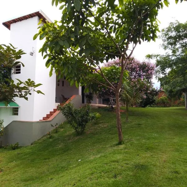 Ana Terra Barretos Casa de Campo，位于巴雷图斯的酒店