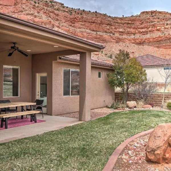 Zion Area Home with Scenic Views and Trail Access，位于卡纳布的酒店