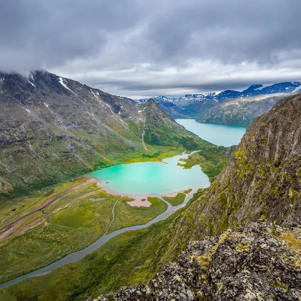 Jotunheimen Husky Lodge，位于Storrvik的酒店