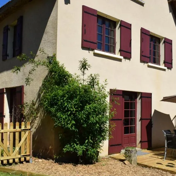 LOU CLEDOU，位于Cendrieux的酒店