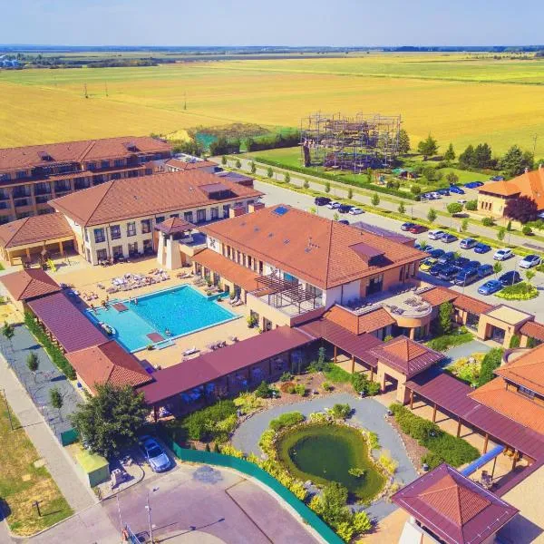 卡拉美乐尊贵高级度假酒店，位于Simaság的酒店