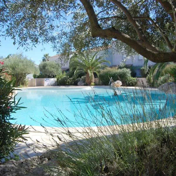 Appartement de 2 chambres a Valras Plage a 600 m de la plage avec piscine partagee terrasse amenagee et wifi，位于瓦尔拉普拉日的酒店