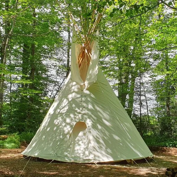 Tipi - Camping Le Soustran，位于讷维克的酒店