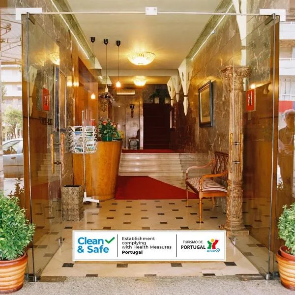 总督酒店，位于里奥廷托的酒店