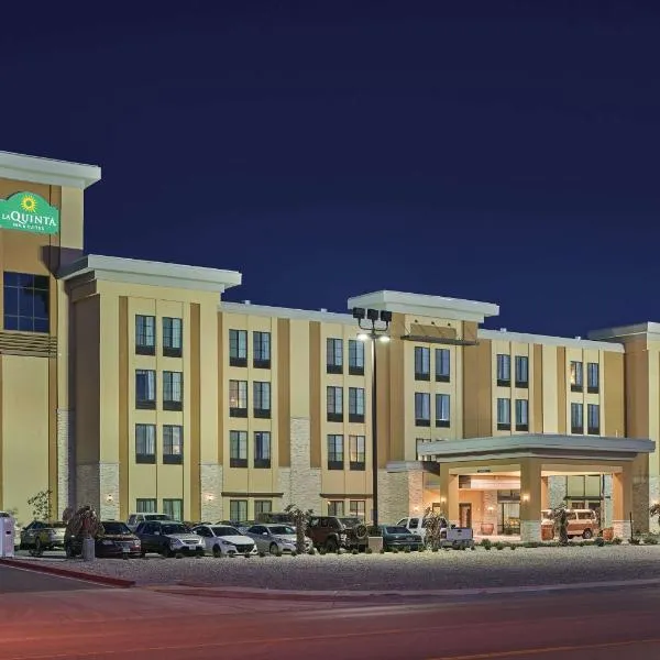 La Quinta by Wyndham Carlsbad，位于卡尔斯巴德的酒店