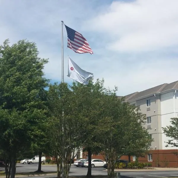 Candlewood Suites Greenville NC, an IHG Hotel，位于Winterville的酒店