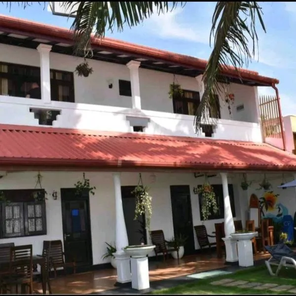 Ashen's Beach House，位于Boossa的酒店