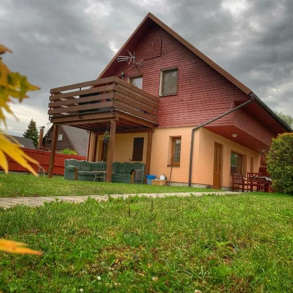 Chaty Ivana 18 a 19 u Hustopecskych jezer，位于Hustopeče Nad Bečvou的酒店