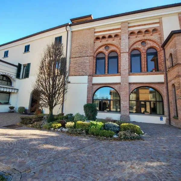 欧雷布中心圣玛丽亚德尔阿尔科度假屋，位于Cazzago San Martino的酒店