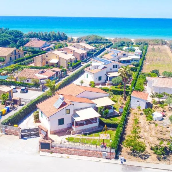 Case Vacanze Mare Nostrum - Villas in front of the Beach with Pool，位于坎波菲利斯·迪·罗切的酒店