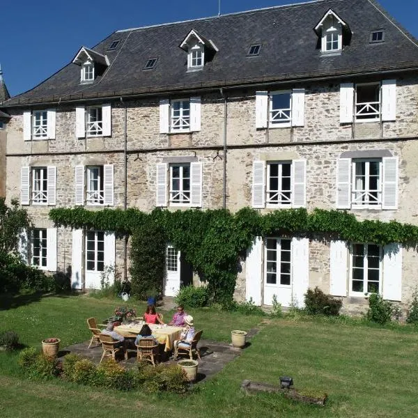 Chateau de Savennes - Caveau de sabrage，位于Messeix的酒店