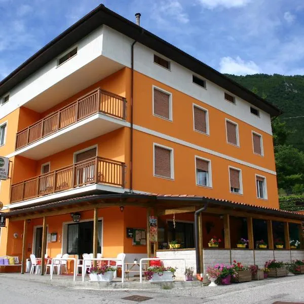 Hotel Passo Buole，位于Pilcante的酒店