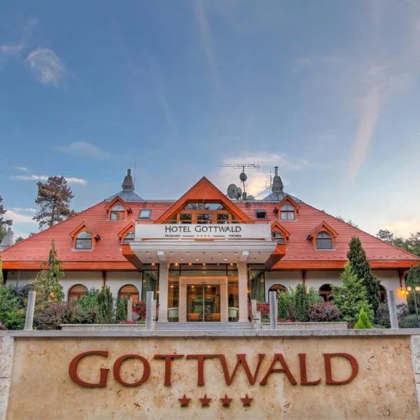 Hotel Gottwald，位于Vértesszőlős的酒店