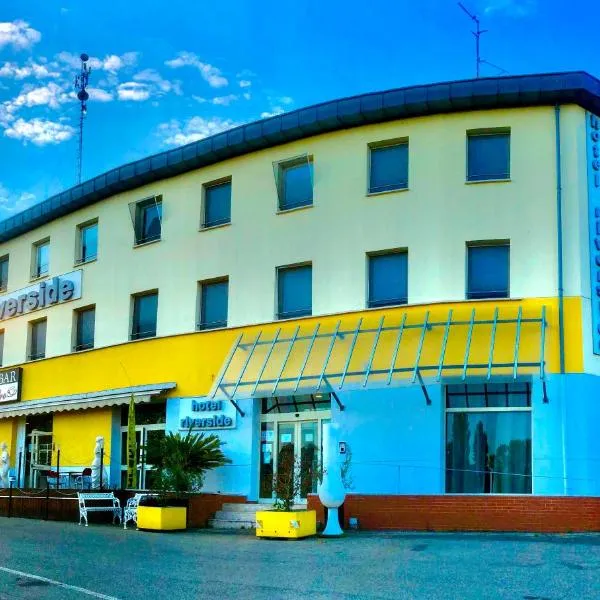 Hotel Riverside，位于San Benedetto的酒店