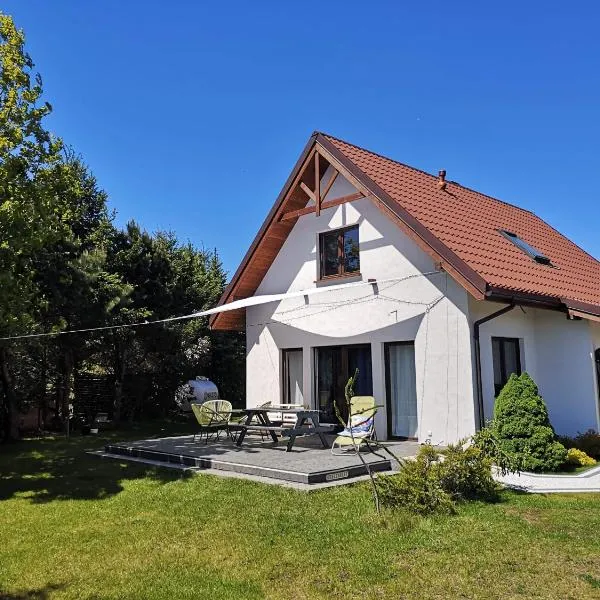 Biały Żagiel - Dom do wynajęcia Pluski，位于普鲁斯基的酒店