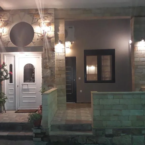 Evdokia's Apartments and Rooms，位于新马尔马拉斯的酒店