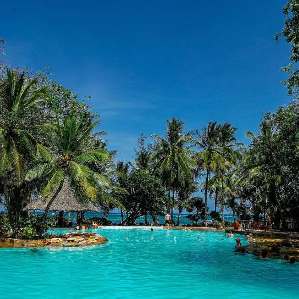 帕皮伦泻湖礁酒店，位于迪亚尼海滩的酒店