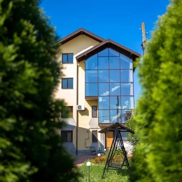 Casa Topazz，位于Ţicleni的酒店