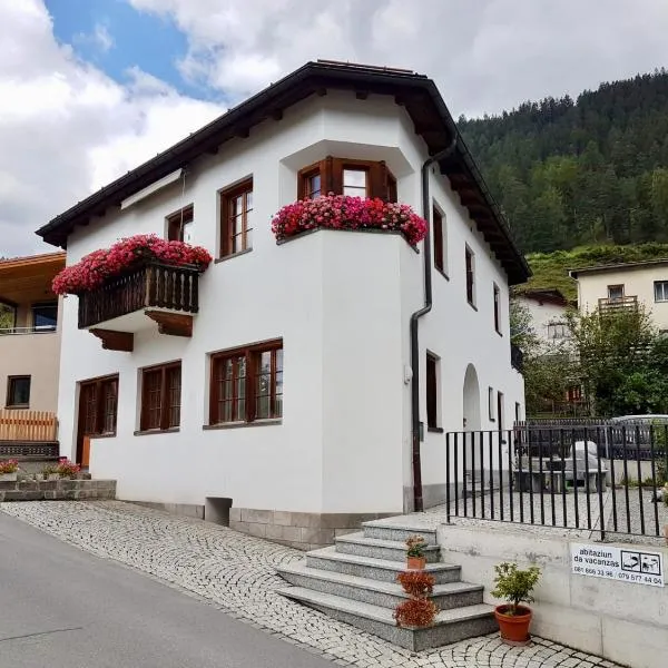 Chasa Nogler - Ferienwohnung，位于Ramosch的酒店
