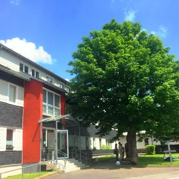 Haus Rosenbaum Gruppenhaus- Begegnungsstätte - Pension，位于伦韦格地区诺伊豪斯的酒店