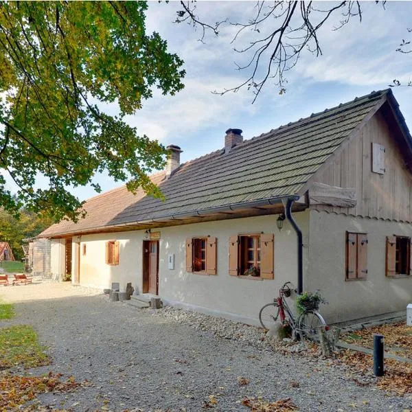 Holiday Home "Rim" - Kuća za odmor i kućice，位于Veliki Lovrečan的酒店