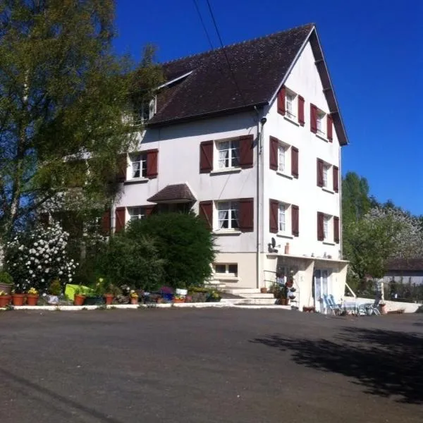莱纳德查尔斯住宿加早餐旅馆，位于Sainte-Marie-du-Bois的酒店