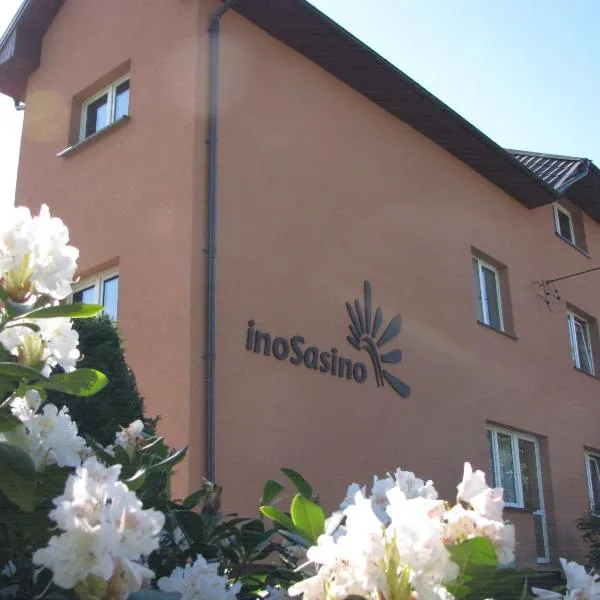 Pokoje InoSasino z basenem i sauną，位于Zwartówko的酒店