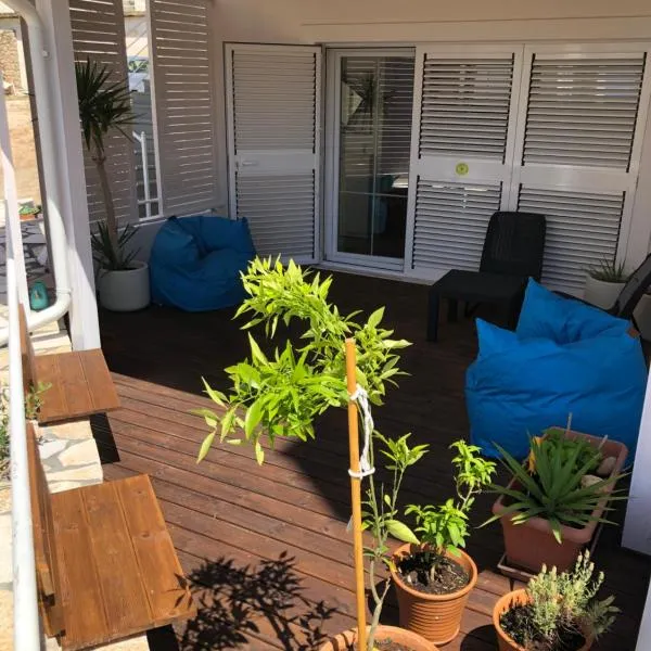 Drimades Blue Rooms，位于德尔米的酒店