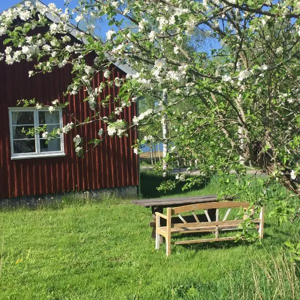 Tättas stuga på Malingsbo Herrgård，位于Västra Löa的酒店