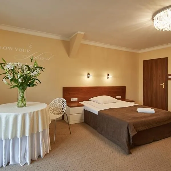 Hotel Melodia ***，位于奥帕莱尼察的酒店