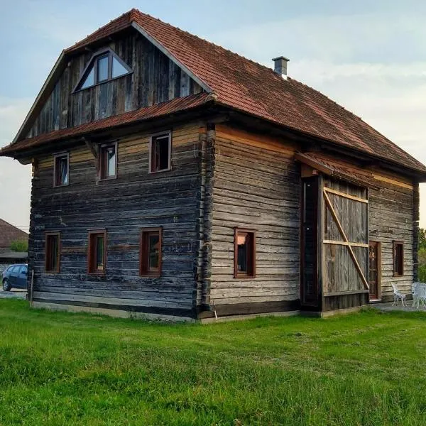 Wooden Barn，位于Ghelinţa的酒店