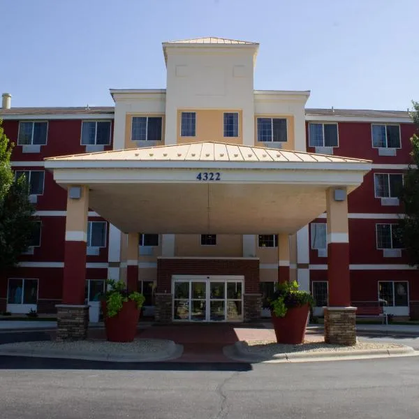 Holiday Inn Express and Suites St. Cloud, an IHG Hotel，位于Becker的酒店