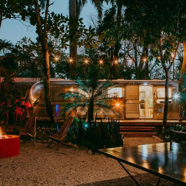 Airstream by the Sea，位于诺萨拉的酒店